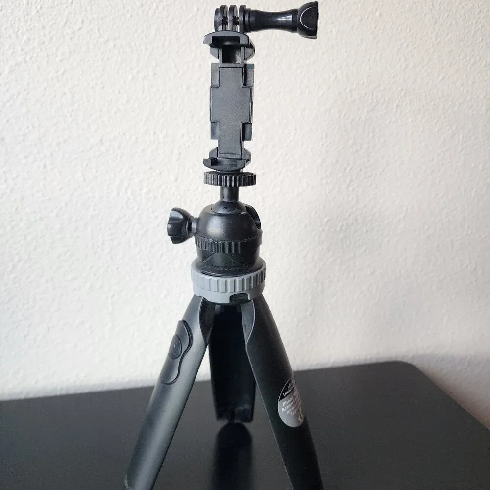 Set of items Bower Content Creator Table Tripod, 5 x 7 Green Screen, & 4 clamps